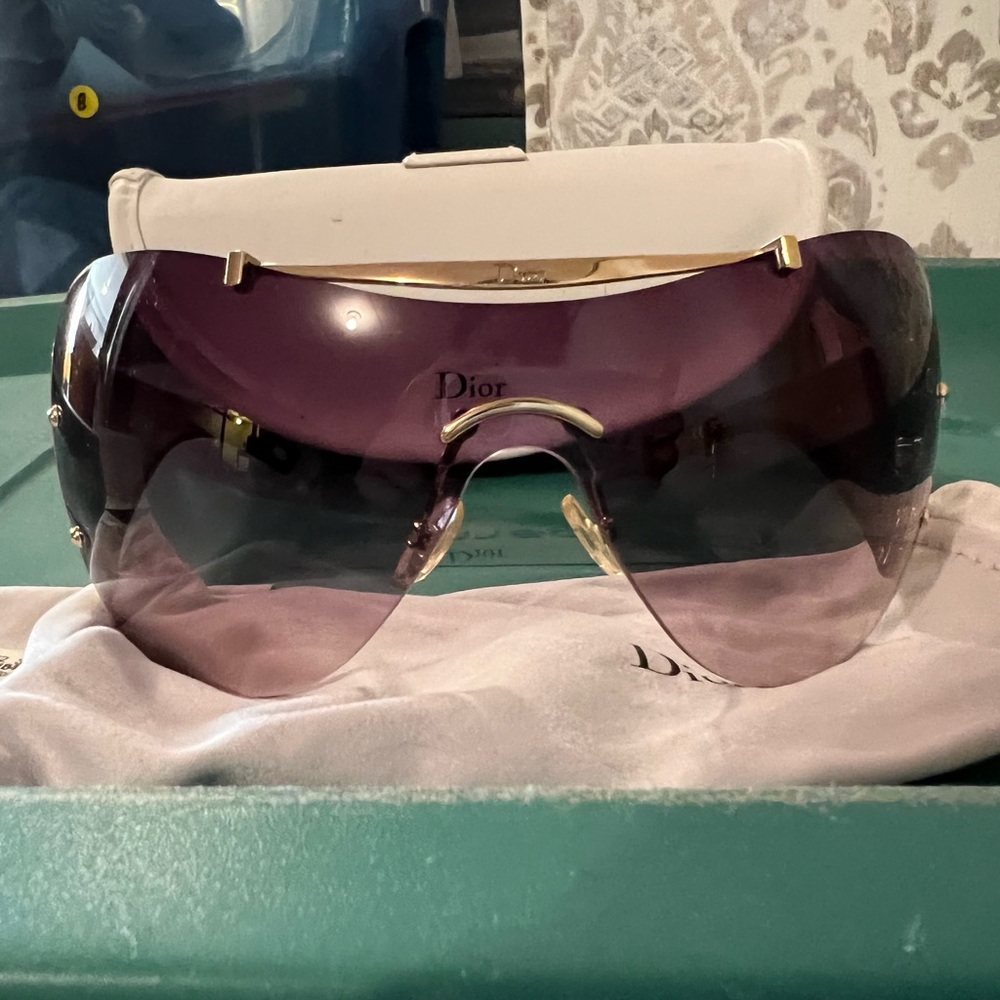 Dior Sunglasses 🕶